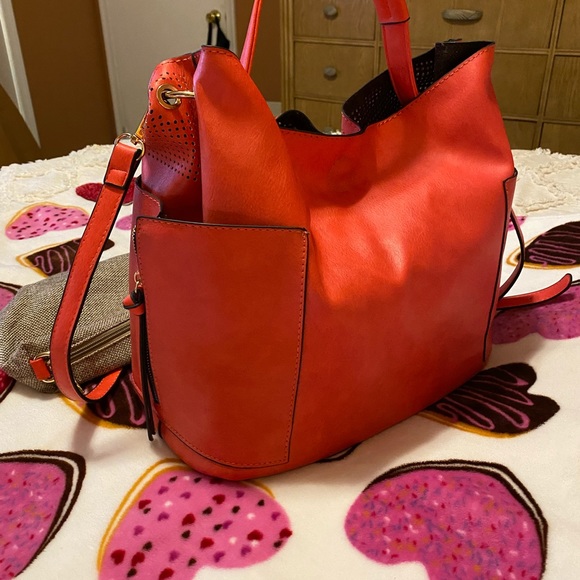 Women’s red tote with matching bag. - Picture 3 of 11